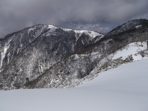 丹沢山と不動の峰