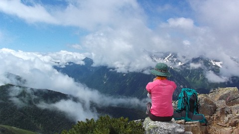 常念岳山頂にてにこさん