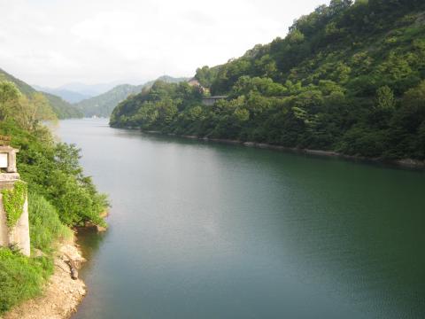 長く付き合ってくれた只見川とはお別れ
これから先は、長い国境越えの六十里峠をトンネルで越え
新潟県いはいる