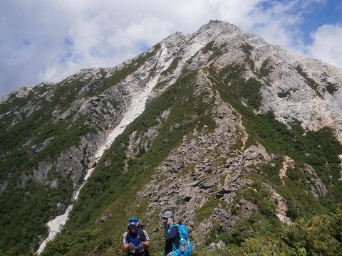 後ろ髪を引かれるような気持ちで下山