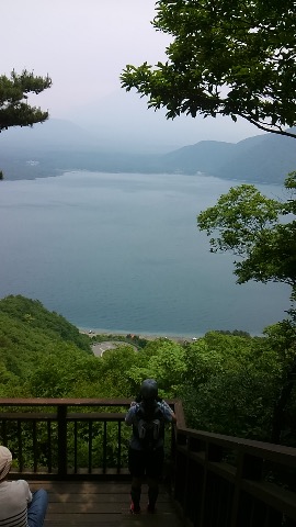 中の倉峠から本栖湖