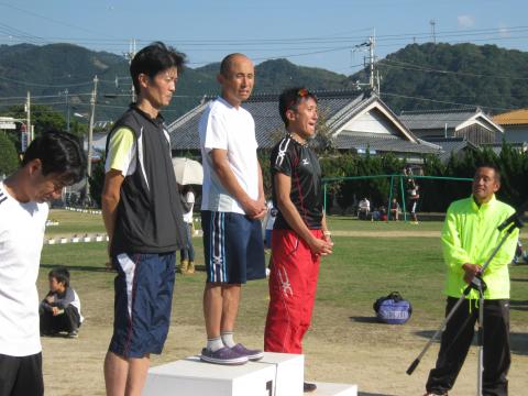 harudaruさん
苦戦しながらも年代別３位入賞
尤も昨年、一昨年とも１位だったので
悔しい結果に
しかし、この暑さと体調不良では
止む無しか・・・。