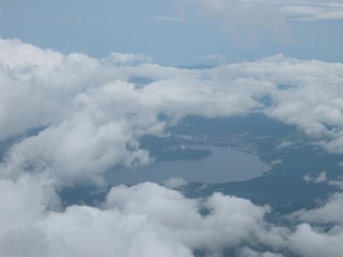標高３４００mの本８合目から山中湖