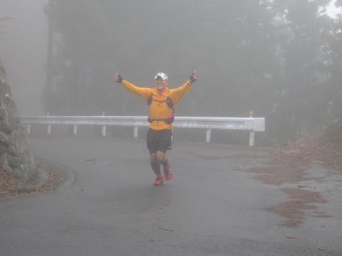 きつい坂を上りきり
風張峠に到着