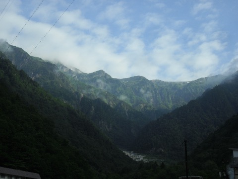 最初は青空も見え期待が高まったのだが、すぐに深いガスに覆われてしまう