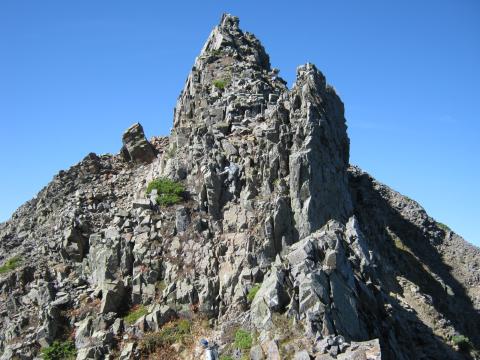 間ノ岳の登り
人が降りているの
見えますか？