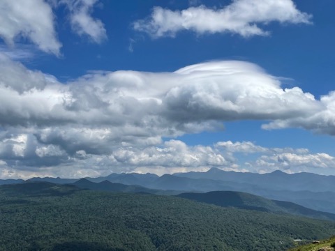 明日登る日光白根山方面