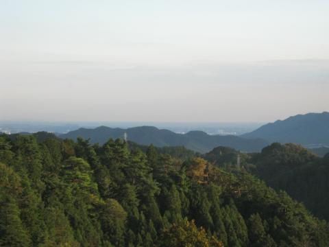 相模湾、江ノ島方面　高尾山から見えるとは
意外だった