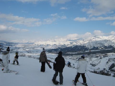 山頂からの急降下
ちょっと腰が引けるが・・