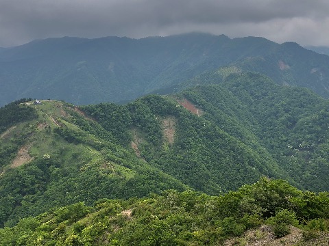 表尾根