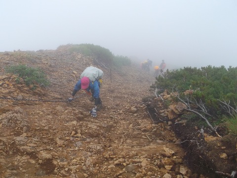 赤岳山頂直下、最後の急登。