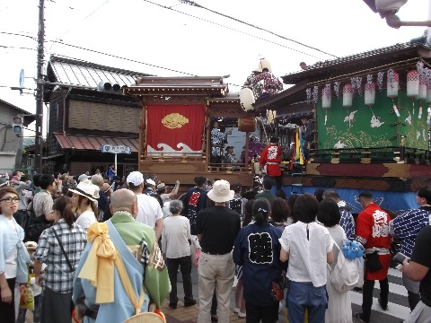 青梅の市街に下山　例大祭に遭遇