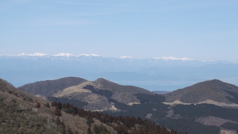 南アルプス北部から南部の高峰がズラリ　甲斐駒ケ岳、鳳凰三山、白根三山、塩見岳、荒川三山、赤石岳・・