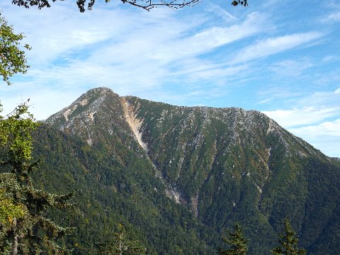 蝶ヶ岳に向かう途中常念岳の姿が