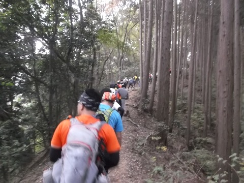 入山峠まで断続的に渋滞