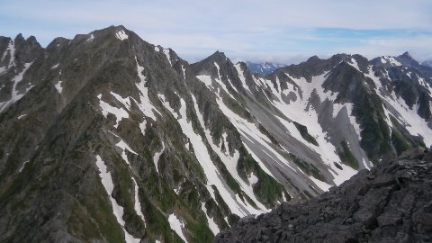 前穂高より槍ヶ岳　天気はなんとか持ちそうな感じ