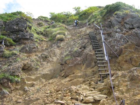 地蔵尾根上部の急峻な岩場