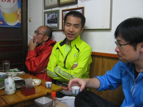 そして仕上げは、新松田駅前の居酒屋で。
気まぐれさん、RORYさん、コナンさん
お疲れ様でした。