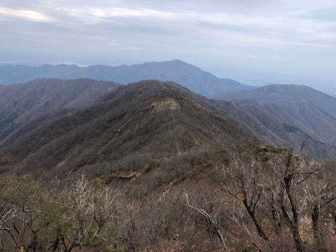 遥かに大山。よく頑張ったと言う気持ちとあそこまで戻るのかと言う気持ちが交錯