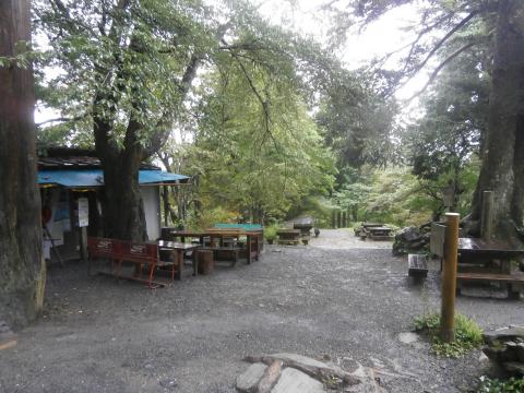 第3関門の長尾平　やっと雨が止んだ　スタート後７時間が過ぎた