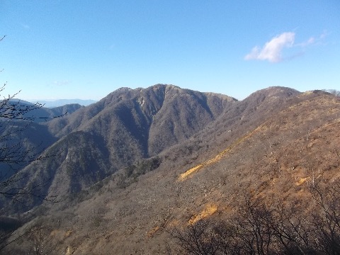 丹沢山〜蛭が岳方面を振り返る