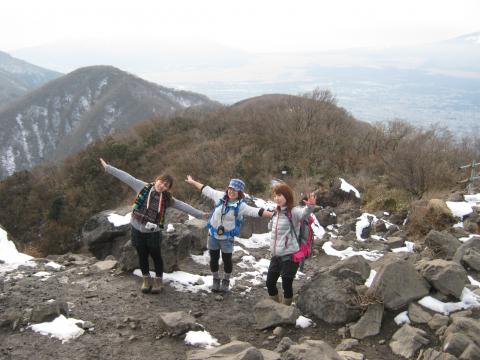 寒さをものともせず
余裕の３人娘