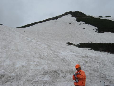 折り返し地点の残雪
春スキーを楽しむ人たちもちらほら見られた