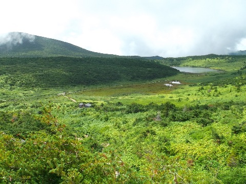 東吾妻山と鎌沼