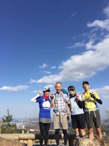 日の出山山頂〜今日は空が蒼いな〜