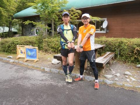 出発前　西丹沢にてオカマ塾卒業を目指す二人　おほほ(^0_0^)ビリ子
行くわよ～