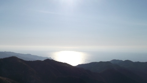 駿河湾　あと２時間もすれば見事な夕陽が・・名残惜しいが下山