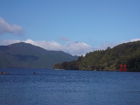 箱根湯本から１２キロ　やっと元箱根に到着