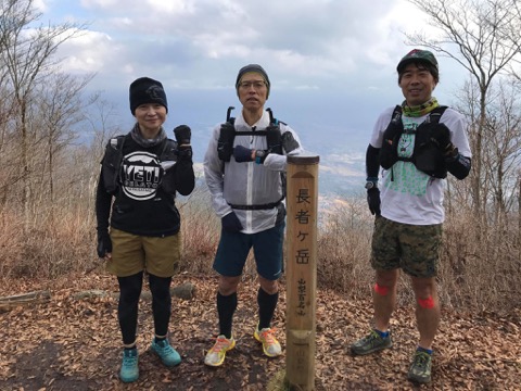 長者ヶ岳　バックの絶景の富士は今回は雲の中