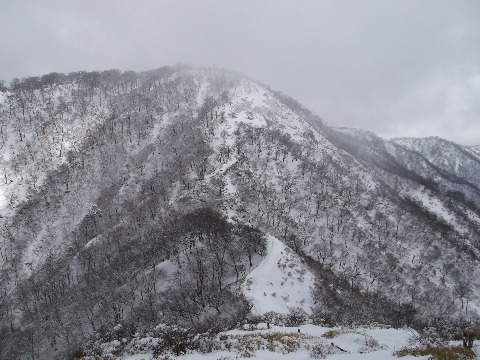 不動の峰から丹沢山
雪が深くなってきた。風が冷たい