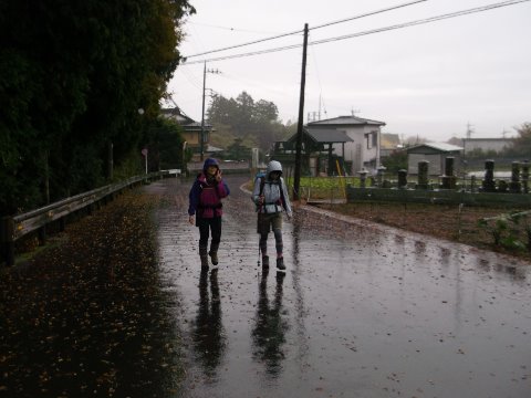 １０時４５分　大倉出発
最初から冷たい雨