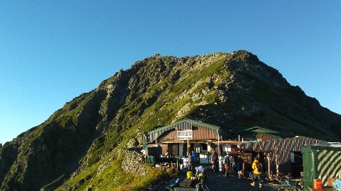 標高３０００m地点にある肩の小屋