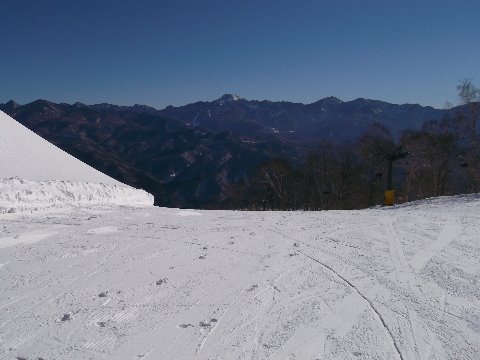 日光白根山や皇海山もくっきり