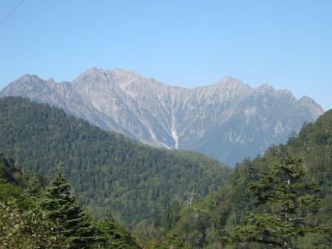 帰りの安房峠からの穂高連峰
向かって左が奥穂高～西穂高
感無量である。