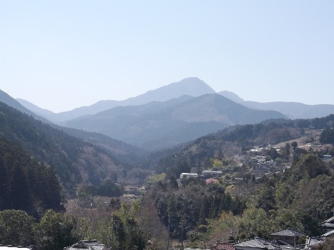 金時山　箱根から見るのと印象が異なる