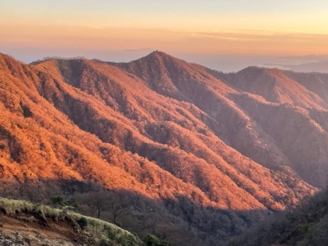 夕陽に染まる塔ノ岳