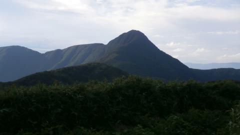 だいぶ近づいてきたが、矢倉沢峠に向かって急降下しなくてはならない
侮れない山である