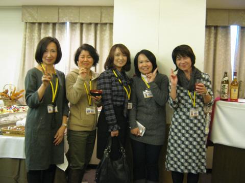 travel-dbの貴重な女性メンバーと
ご主人を支えてくださっている奥様方。