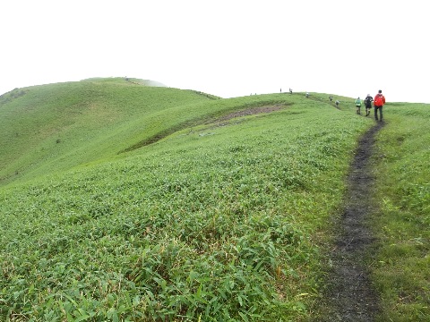 三峰山付近　つかの間ガスが晴れる。