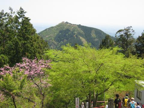 これから向かう日の出山