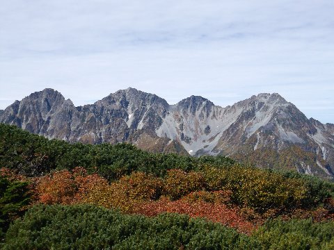 そして穂高連峰の雄姿が・・。左から前穂高、奥穂高、涸沢岳、北穂高