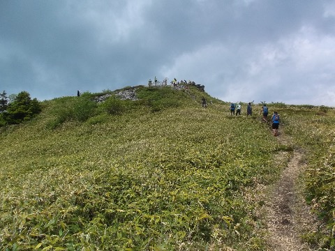 コース最高地点小根子岳　２１００m