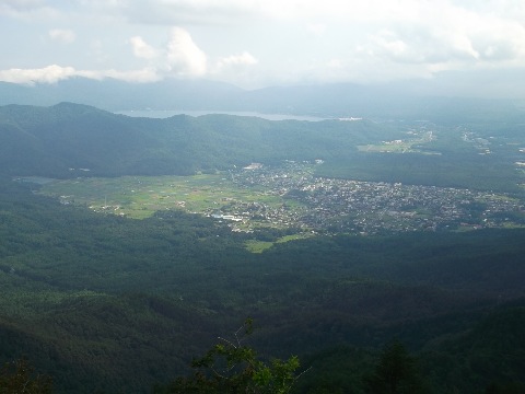 扚子山から忍野の町並み