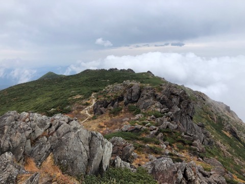 山頂から剣ヶ峰方面