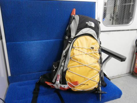 茅野から鈍行で帰る。駅で買ったビールが五臓六腑に染み渡る