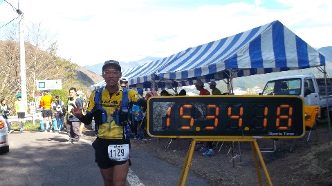 ７９キロ地点、馬越峠　１５時３２分到着。なんとか時間内完走できそう。